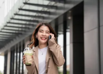 Lip Tint dan Parfum Wanita, 3 Produk untuk Lengkapi Penampilan Anda Sehari-hari